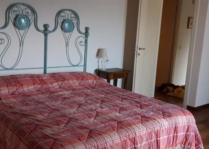 Casa San Luigi Con Piscina Ferienhaus Colico
